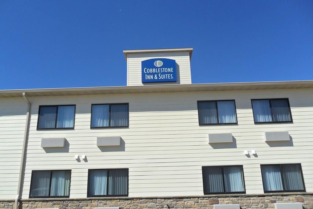 Cobblestone & - Dodge Hotel