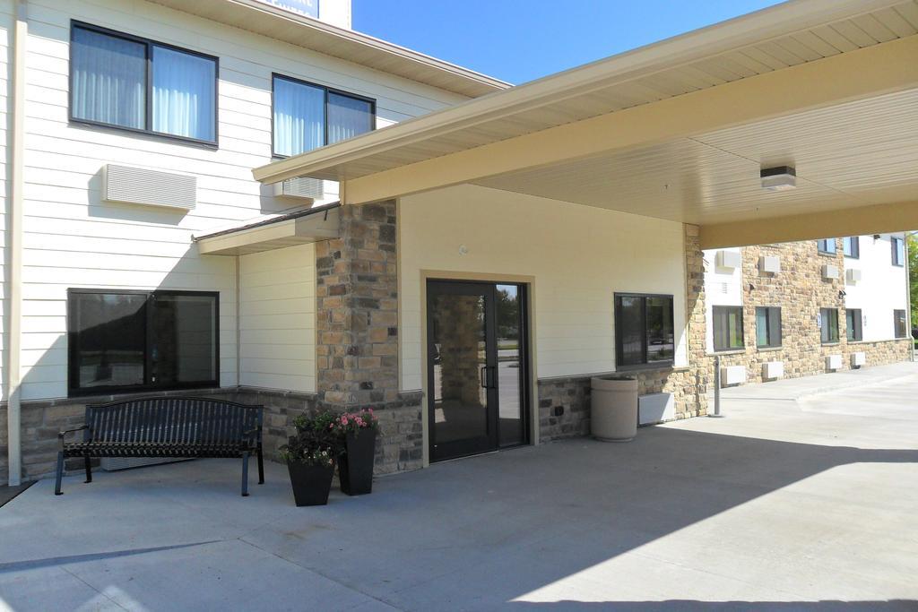 Cobblestone & - Dodge Fort Dodge